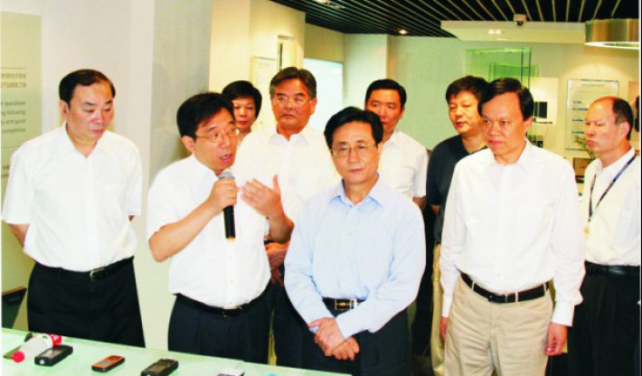 曾任中央书记处书记赵洪祝（时任浙江省委书记）；；；；；中央政治局委员黄坤明（时任杭州市委书记）